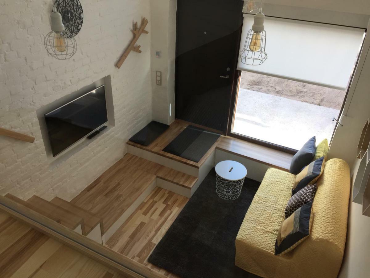 Jolie Apartments Каунас Экстерьер фото