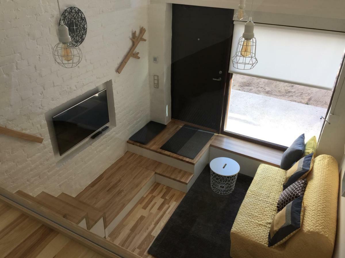 Jolie Apartments Каунас Экстерьер фото